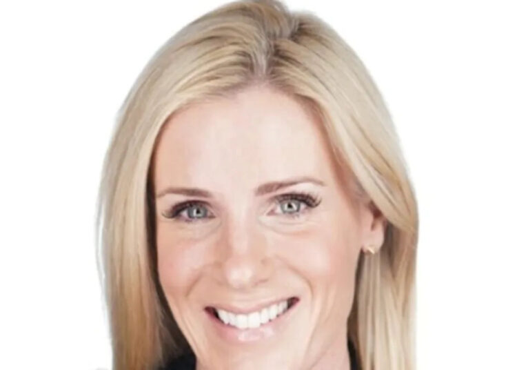Kristin Cabot supostamente arquiva o divórcio após o Coldplay Kiss Cam Scandal