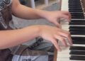 La Jolla adolescente pianista compartilha prêmio com colegas de classe