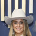 Lainey Wilson retorna ao palco no traje Retro da década de 1970 no 'The Late Show'