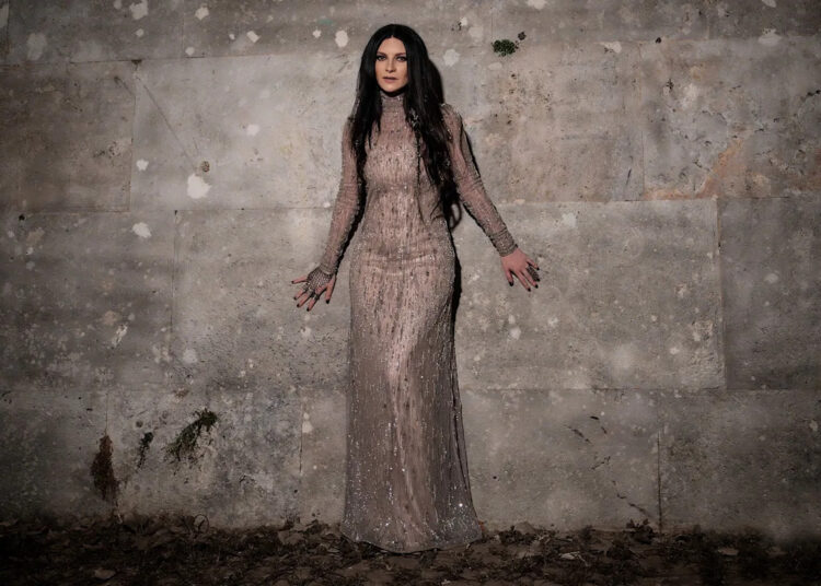 Laura Pausini cantou 'Mi Historia Entre Tus Dedos' em festas de karaokê por anos, agora ela está revivendo para 'Yo Canto 2'