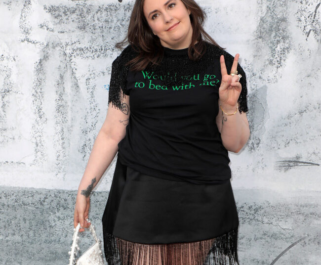 Lena Dunham diz 'nada além da verdade' em novas memórias