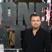 Leonardo DiCaprio parece nítido em terno preto personalizado para a estréia de Londres