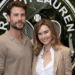 Liam Hemsworth e Gabriella Brooks confirmam o noivado