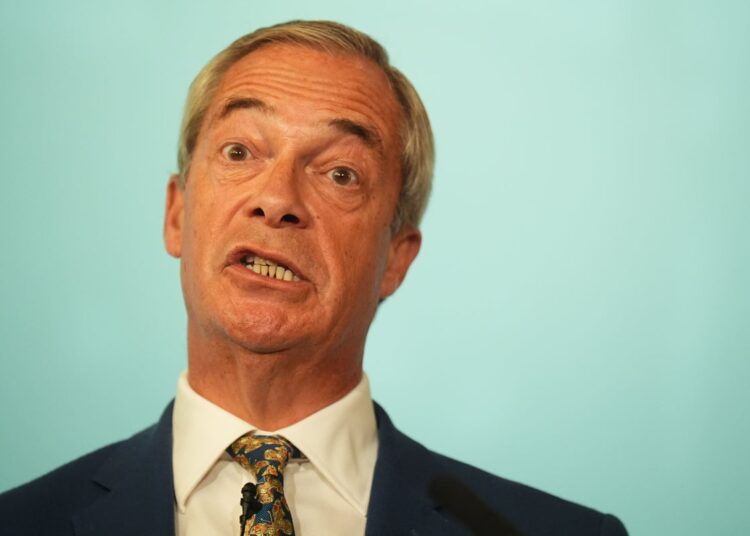 Lib Dems se queixam de atenção da mídia de reforma desequilibrada na última música do Glee Club