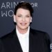Linda Evangelista canaliza suas raízes dos anos 90 com um penteado de corte de pixie