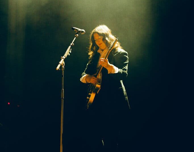 Lucy Dacus se casa com casais durante o conjunto de música