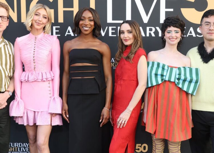 Mais um membro do elenco 'SNL' acabou de anunciar sua saída - e esta picada