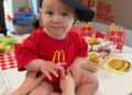 Mamãe comemora o 1º aniversário para o bebê 'Big Mac' com a celebração com tema do McDonald (exclusiva)