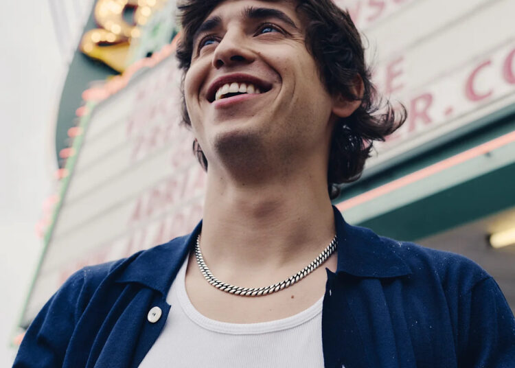 Marcello Hernandez da SNL menciona sua vida por risadas