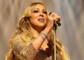 Mariah Carey toca seus maiores sucessos nos VMAs, algo estava fora
