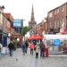 Merseyside Town 'encantou' como a visita da família real confirmada