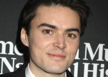 Michael Longfellow detalhes brutal 'SNL' saída após três temporadas no programa: 'It Swws' - National Enquirer