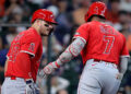Mike Trout dos Angels arranhou da programação antes do jogo da Royals