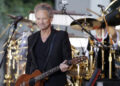 Miley Cyrus recruta Lindsay Buckingham, Mick Fleetwood para 'Secrets'