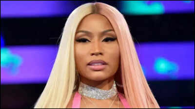 Nicki Minaj provoca novo álbum: Singer Posts '3.27.26' com um CD |