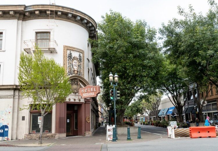 Nova série de música e arte vai balançar o bloco em Redwood City