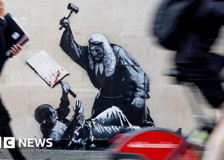 Novo Mural Banksy aparece no Royal Courts of Justice
