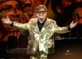 Novo documentário revela como Elton John transformou suas joalhas em jóias