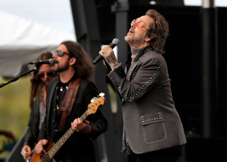O Black Crowes 'Keep It tudo sobre o rock' n 'roll durante o concerto de fim de semana de Kickoff de Packers'