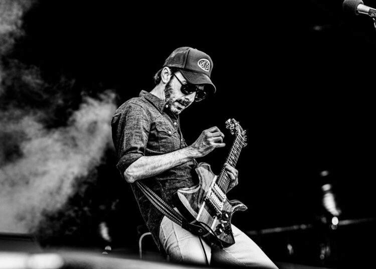 O JD Cronise da espada discute os marcos, sugerem a nova música