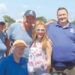 O Kiwanis Club de St. Bernard-Arabi, Hobnobbing com celebridades locais no St. Bernard Seafood Market