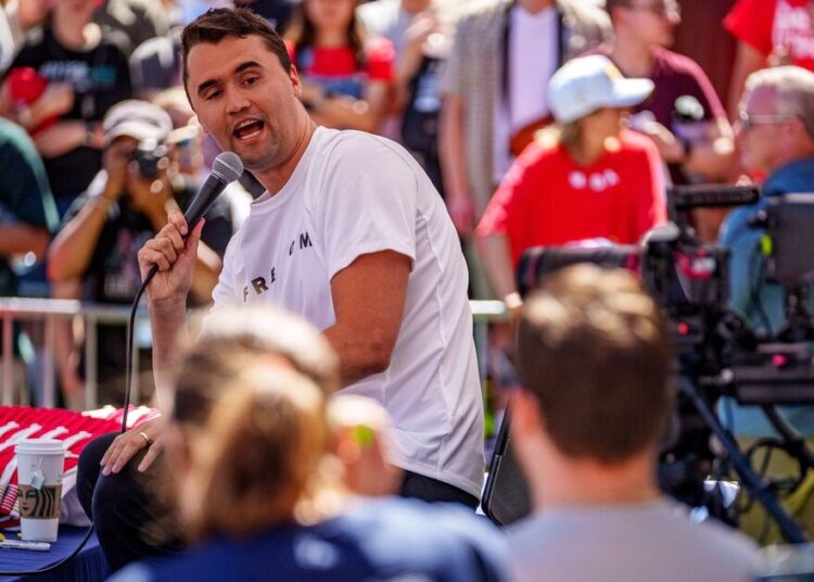 O Malthician fornece a BTS, olhe para Charlie Kirk Casket Escort - Celebrity News - entretenimento