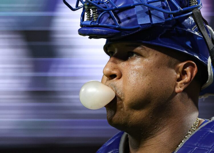 O Swon Ofensivo do KC Royals continua com a derrota por 8-2 para Phillies