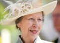 O acessório da princesa Anne que eu não consigo parar de pensar