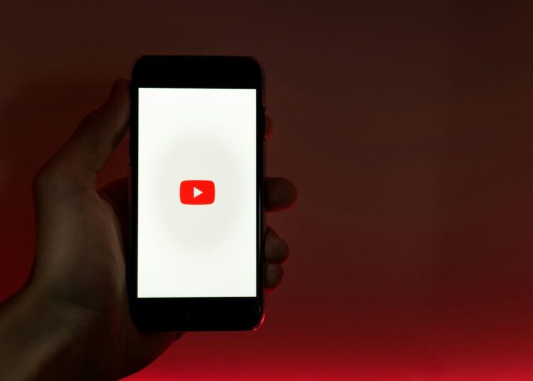 O algoritmo de shorts do YouTube favorece o entretenimento após a política