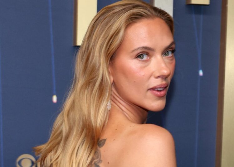 O ano de amor, cinema e outras manchetes de Scarlett Johansson