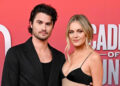 O cantor country Kelsea Ballerini e a estrela de "Outer Banks" Chase Stokes se separa