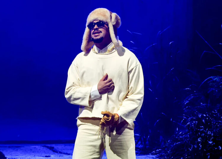 O desempenho do Super Bowl do Bad Bunny é histórico - e controverso. Aqui está o porquê