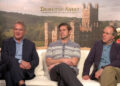 O elenco de 'Downton Abbey' lembra a magia de trabalhar com a falecida Dame Maggie Smith