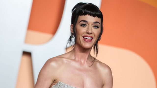 O espartilho floral de Katy Perry fará com que você pareça duas vezes