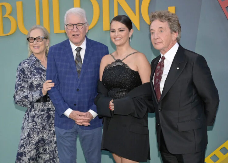 O gráfico de assentos do Emmy levanta as sobrancelhas como Harrison Ford, mais lendas prontas para ficar atrás de Sydney Sweeney