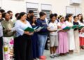 Jovens adultos solteiros de congregações na ilha da reunião, cantam na segunda -feira, 3 de setembro de 2025.