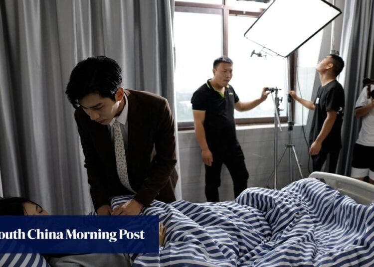 O micro-drama da China transforma projetos imobiliários paralisados ​​em conjuntos de filmes luxuosos
