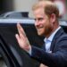 O movimento do Reino Unido do príncipe Harry mostra 'quanto ele quer estar na família real' - Celebrity News - entretenimento