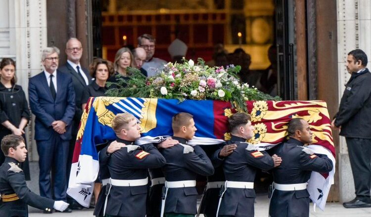 O papa Leo expressa "proximidade de oração" para a família real por ocasião do funeral de Katharine, a duquesa de Kent - Zenit