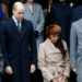 O príncipe Harry demonstrou 'desprezo' quando Meghan Markle fez uma curtsy exagerada, diz especialista