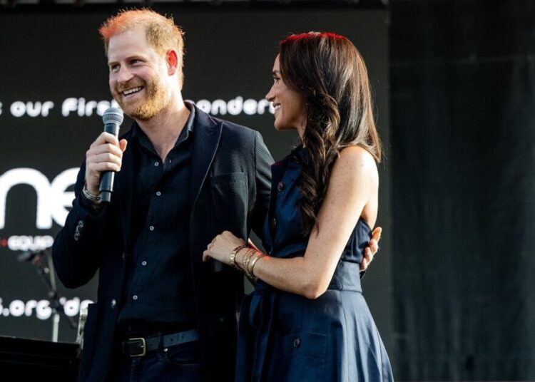 O príncipe Harry e Meghan Markle fazem a primeira aparição pública em 21 semanas | Real | Notícias