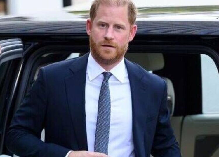 O príncipe Harry 'pediu permissão' antes de tomar uma decisão importante - notícias de celebridades - entretenimento