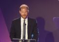 O príncipe Harry 'recupera a atenção' com a aparência de 'declaração' de Londres - Royals - Notícias