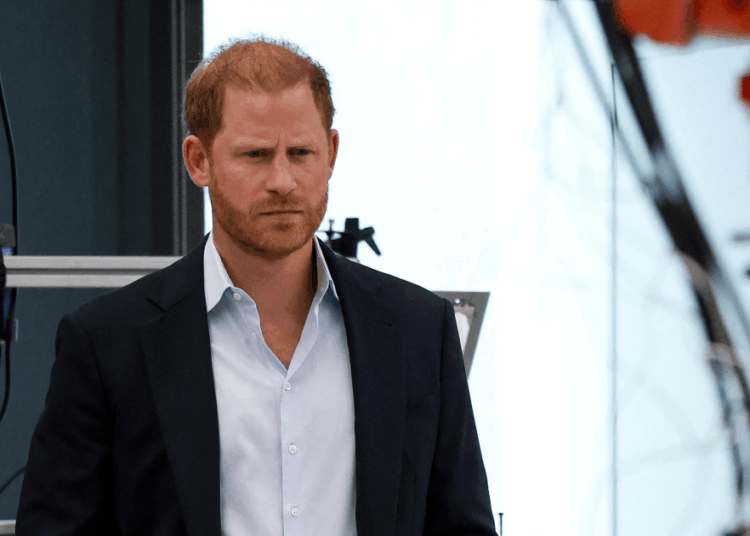 O príncipe Harry teve uma reunião surpresa com um membro da família real