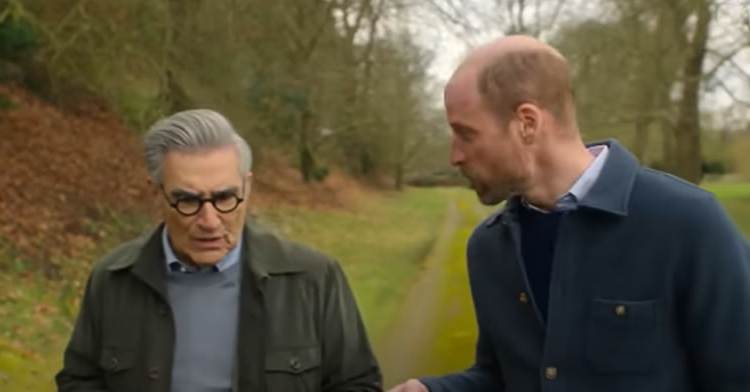 O príncipe William 'Getsk' com Eugene Levy como ele aparece em seu programa de viagem Apple TV+