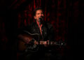 O que Brett James disse sobre co-escrever o enorme sucesso de Carrie Underwood