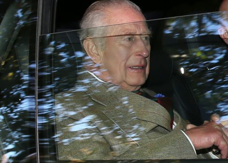 O rei Charles e a rainha Camilla fazem uma parada no local do casamento da princesa Anne na Escócia - veja fotos