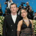 O romance de Callum Turner de Dua Lipa é o tópico quente sobre novas músicas com Mark Ronson