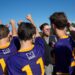 O time de futebol masculino de Mascoma Valley High triunfa 7-0