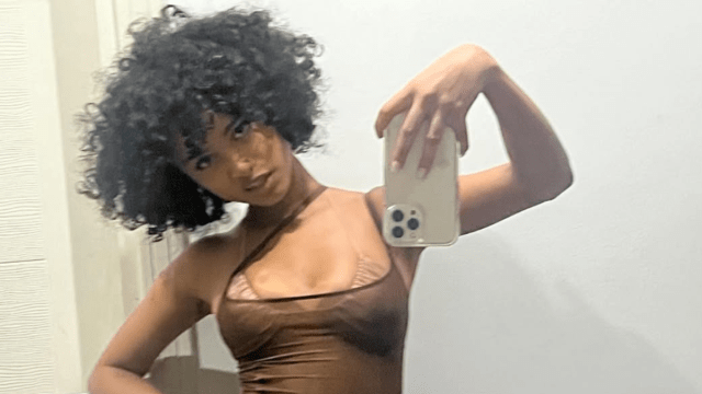 O visual de reminiscência de Bodysuit de Tyla merece uma segunda olhada